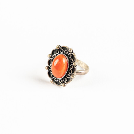 Bague en argent avec cabauchon corail rouge