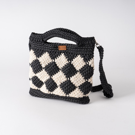 Sac noir et blanc carré en crochet