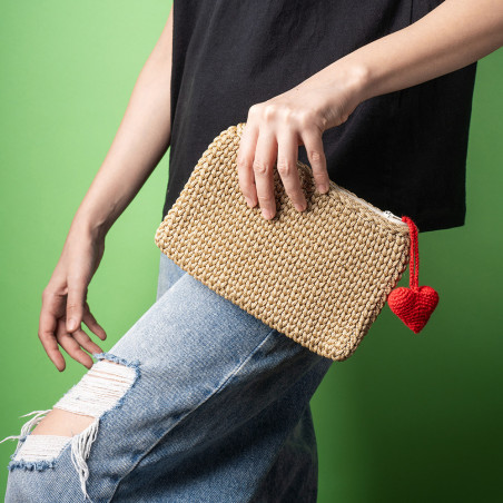 Pochette beige en crochet