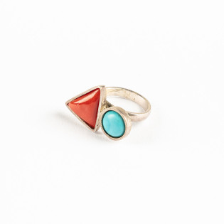 Bague en argent avec cabauchon corail rouge